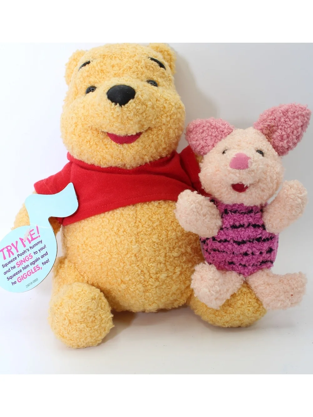 1999 Disney Winnie the Pooh Squeeze Piglet Pooh Sings Giggles Plush 2 Dolls
